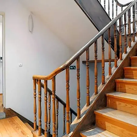 Hotel Flowerstreet54 - Special Flat Next To Train& Metro 3*