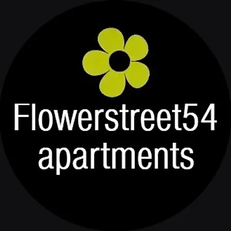 Flowerstreet54 - Special Flat Next To Train& Metro Отель